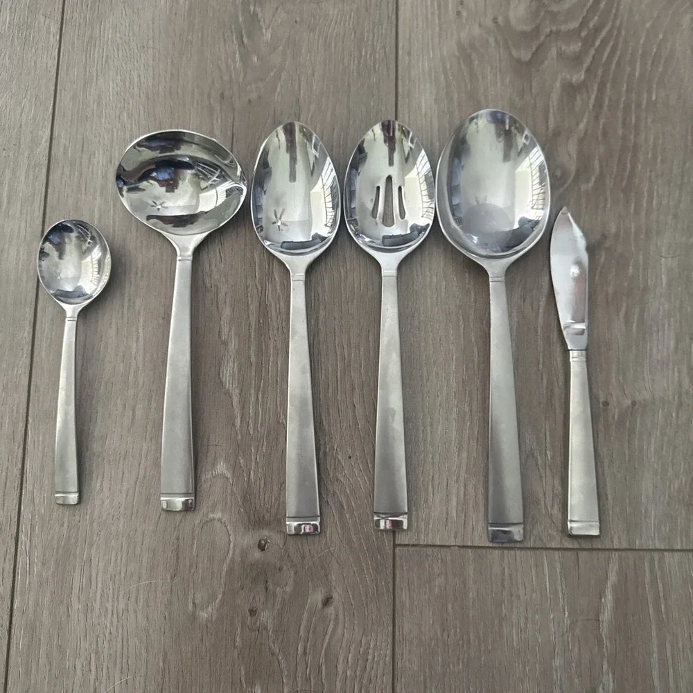 Oneida - FROST - 6 serving pieces Serving‎ Spoon, Casserole Spoon, Ladle, Sugar
